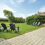 Three-bedroom In Bredebro