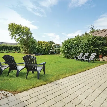 Three-bedroom In Bredebro Bredebro